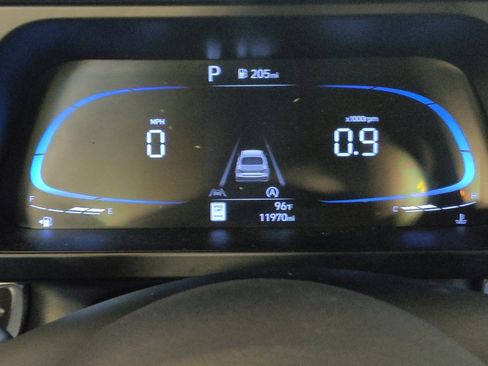 Used 2025 Hyundai Elantra SE FWD image 23