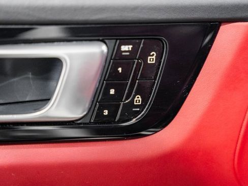 Used 2021 Porsche Cayenne Turbo image 35