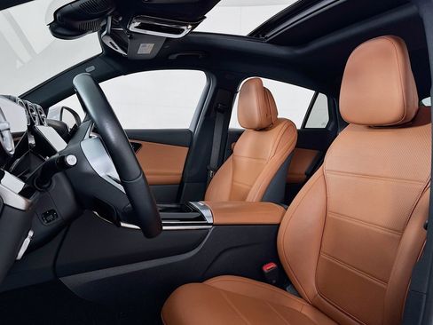 Certified 2025 Mercedes-Benz GLC 300 4MATIC image 18