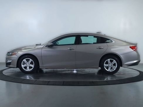 Used 2024 Chevrolet Malibu LT FWD image 9