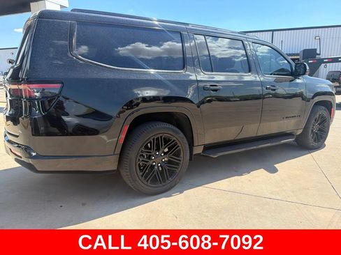 Used 2024 Jeep Wagoneer L Series II w/ Convenience Group I AWD/4WD image 3