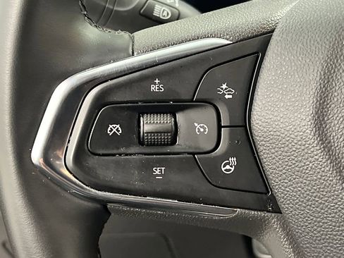 Used 2025 Chevrolet Trax LT w/ LT Convenience Package FWD image 38