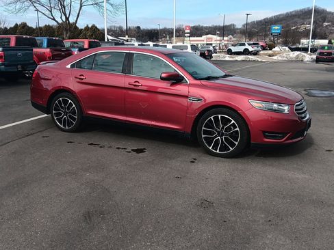 Used 2017 Ford Taurus SEL w/ Equipment Group 201A image 2