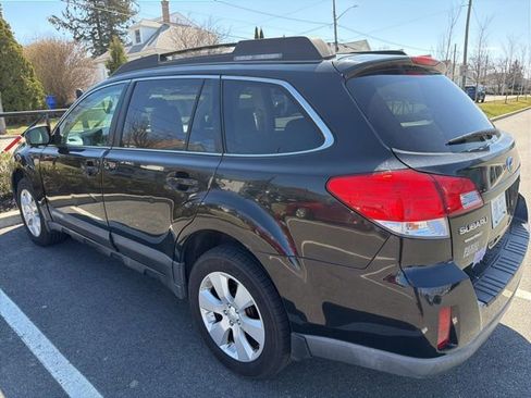 Used 2010 Subaru Outback 2.5i Premium image 4
