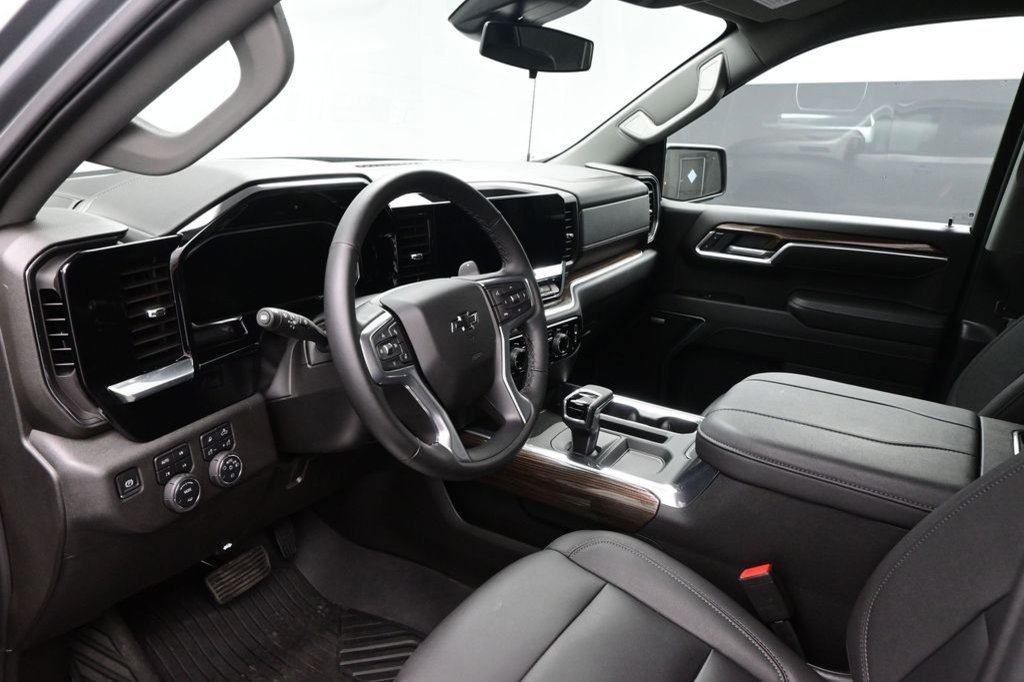 Used 2026 Chevrolet Silverado 1500 RST AWD/4WD image 23
