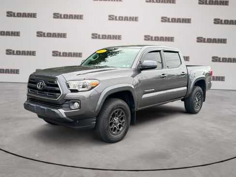 Used 2017 Toyota Tacoma SR5 w/ Tow Package AWD/4WD image 1