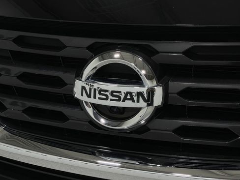 Used 2019 Nissan Pathfinder Platinum image 40