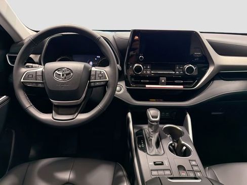 Certified 2026 Toyota Highlander XLE AWD/4WD image 21