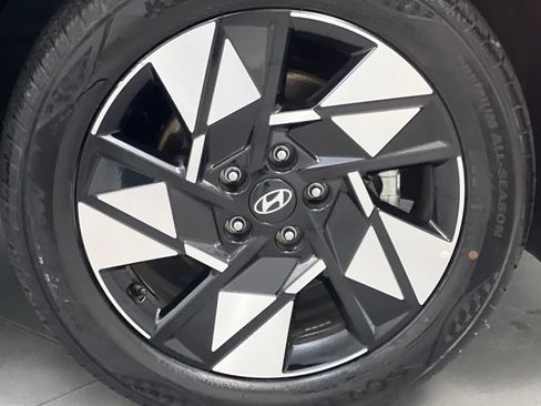 Used 2025 Hyundai Kona SEL FWD image 65