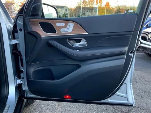 Used 2025 Mercedes-Benz GLE 450 4MATIC image 19