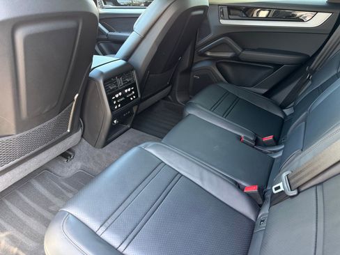 Certified 2026 Porsche Cayenne Coupe AWD/4WD image 29