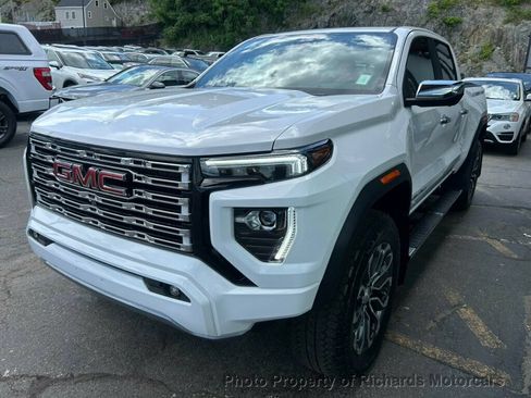 Used 2024 GMC Canyon Denali AWD/4WD image 5