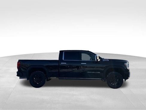 Used 2022 GMC Sierra 2500 Denali w/ Denali Black Diamond Edition image 16