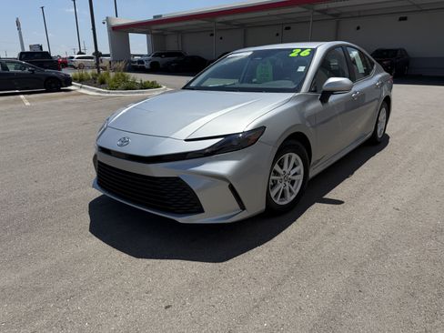 Used 2026 Toyota Camry LE FWD image 2