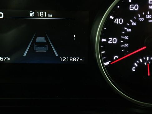 Used 2022 Kia Carnival LX image 15