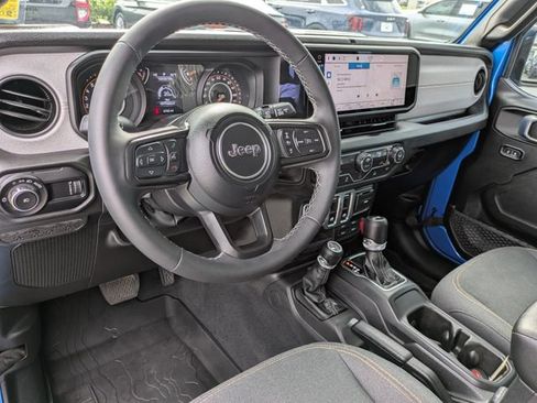 Used 2026 Jeep Wrangler Sport AWD/4WD image 15