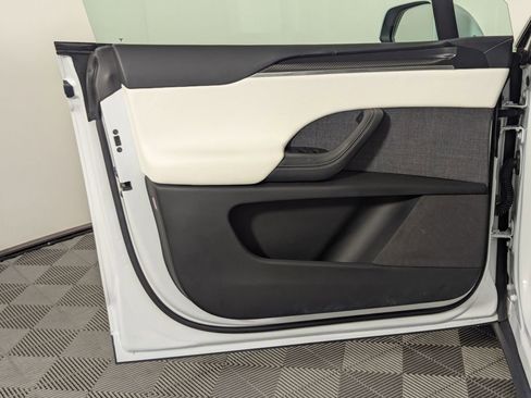 Used 2022 Tesla Model X Plaid image 53