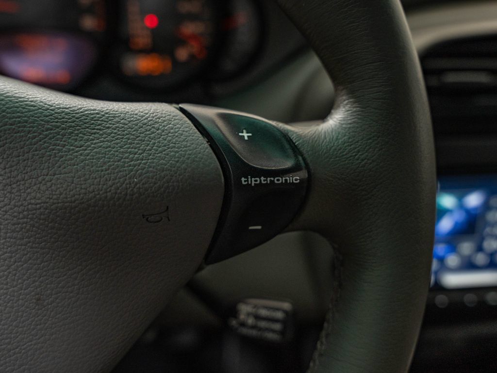 Used 2002 Porsche 911 Carrera RWD image 27