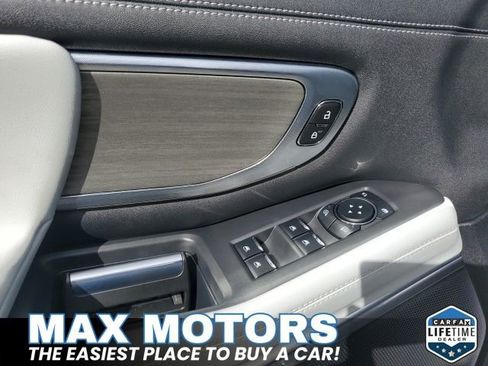 Certified 2025 Ford Expedition Platinum w/ Driver's Package image 28