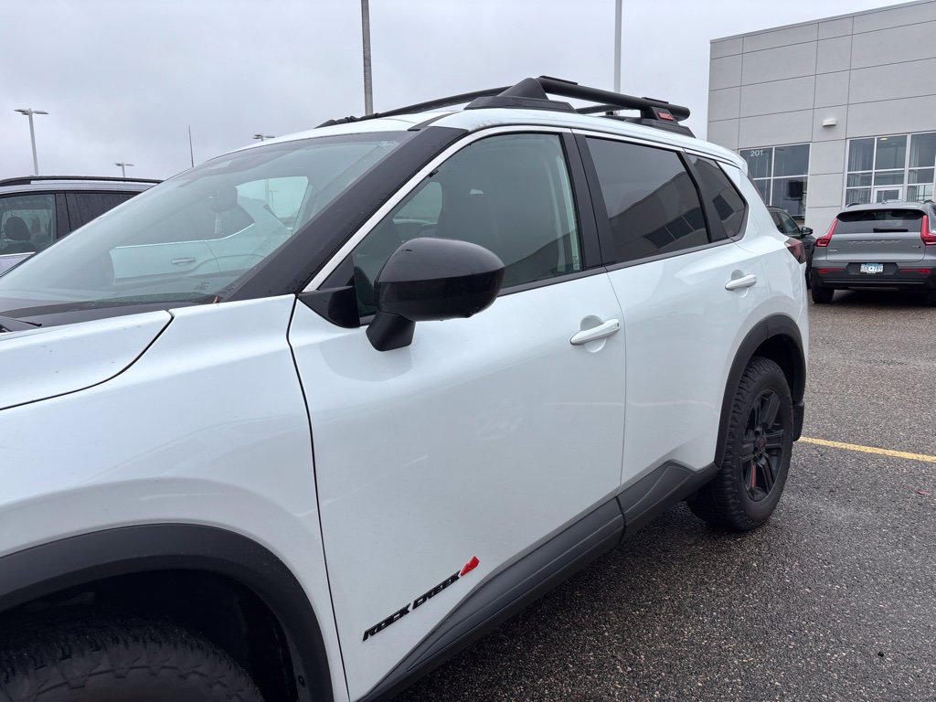 Used 2025 Nissan Rogue SV AWD/4WD image 5