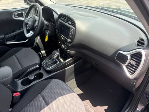 Used 2024 Kia Soul LX w/ Option Group 015 FWD image 15