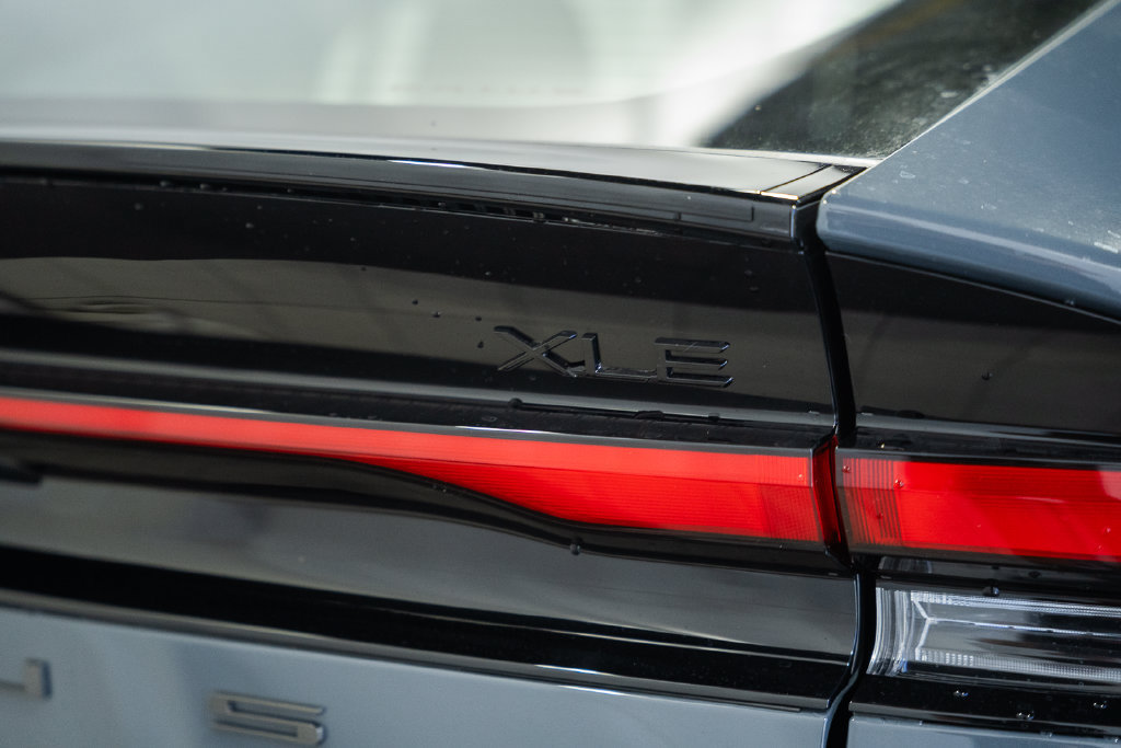 New 2027 Toyota Prius XLE AWD/4WD image 7