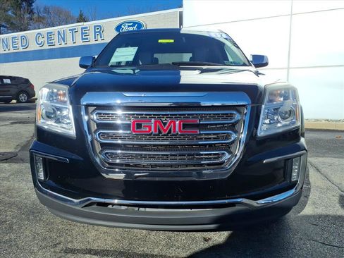 Used 2017 GMC Terrain SLT image 2
