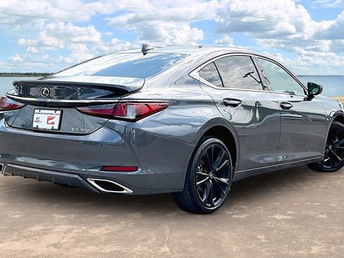 Used 2023 Lexus ES 350 F Sport w/ Accessory Package (Z2) FWD image 4