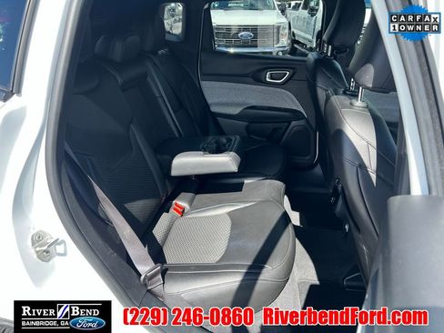 Used 2024 Jeep Compass Latitude image 16