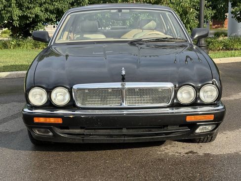 Used 1997 Jaguar XJ6 image 3