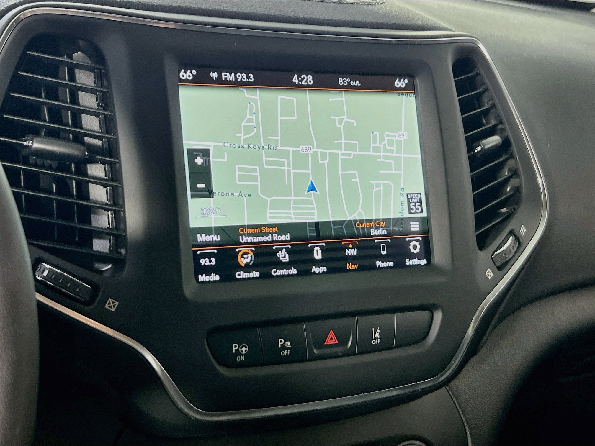 Used 2023 Jeep Cherokee Altitude Lux AWD/4WD image 13