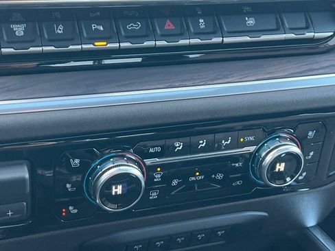 Used 2026 GMC Sierra 3500 SLT w/ SLT Premium Package image 17