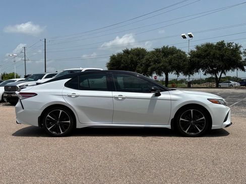 Used 2019 Toyota Camry XSE FWD image 4