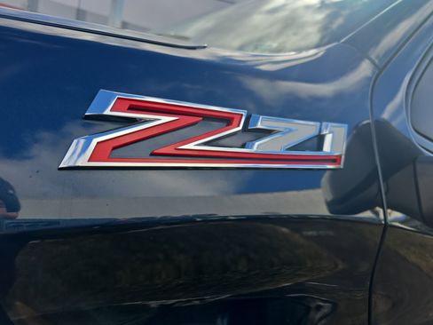 Used 2019 Chevrolet Silverado 1500 LT w/ All-Star Edition image 11