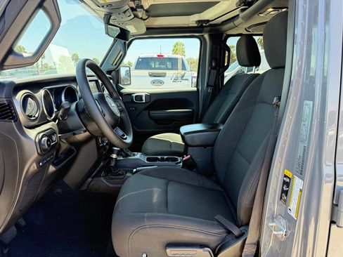 Used 2023 Jeep Wrangler Unlimited w/ 8.4" Radio Group AWD/4WD image 5