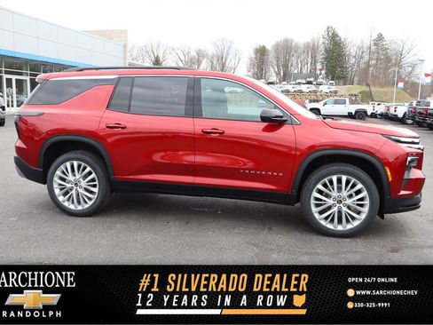 New 2026 Chevrolet Traverse LT image 1