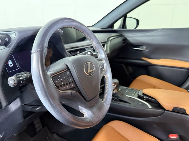 Used 2022 Lexus UX 200 FWD image 16