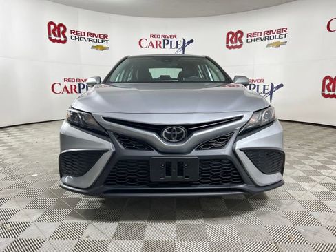 Used 2024 Toyota Camry SE image 2