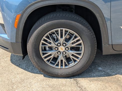 New 2025 Chevrolet Traverse LT w/ Driver Confidence Package image 38