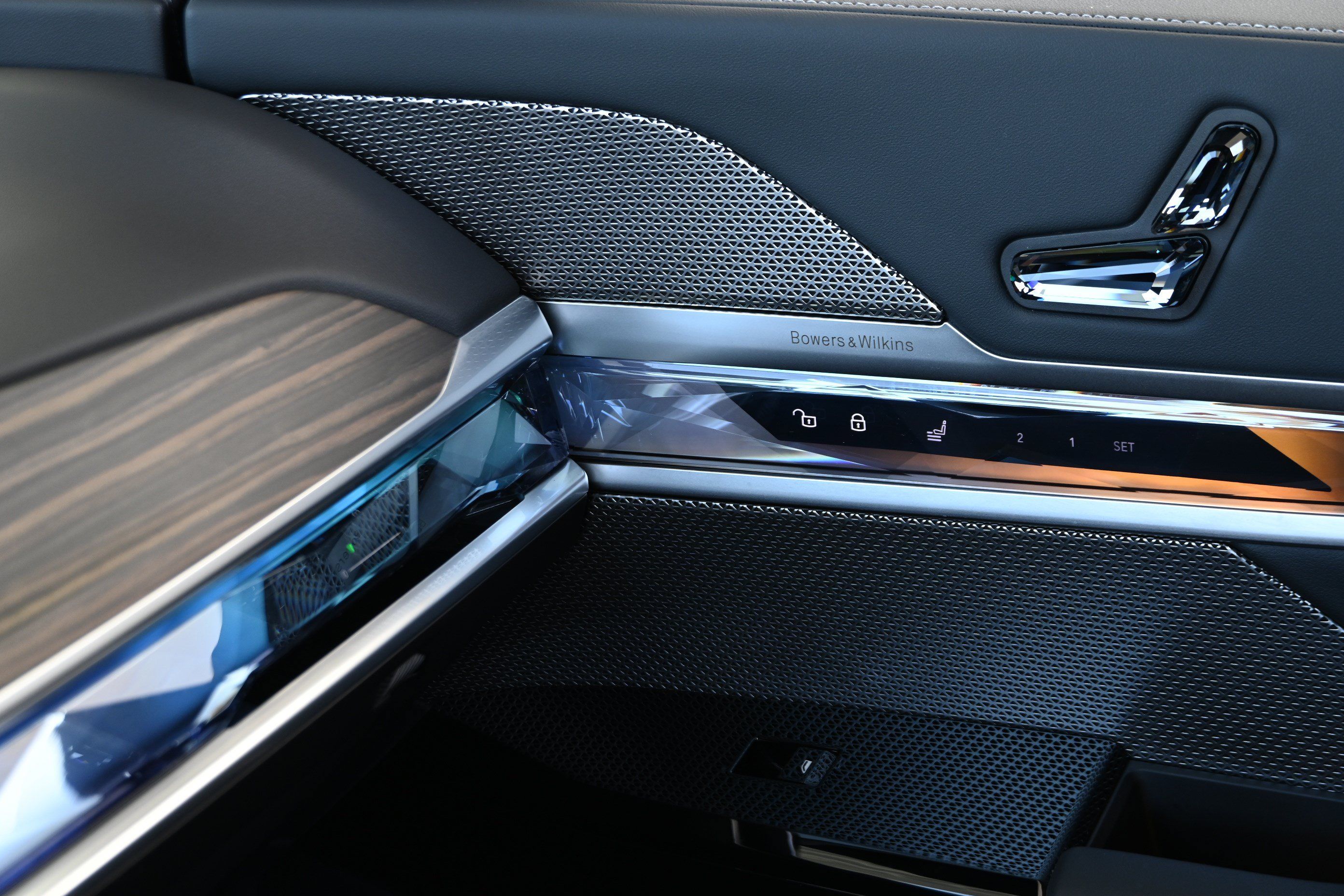 Certified 2024 BMW 740i RWD image 36
