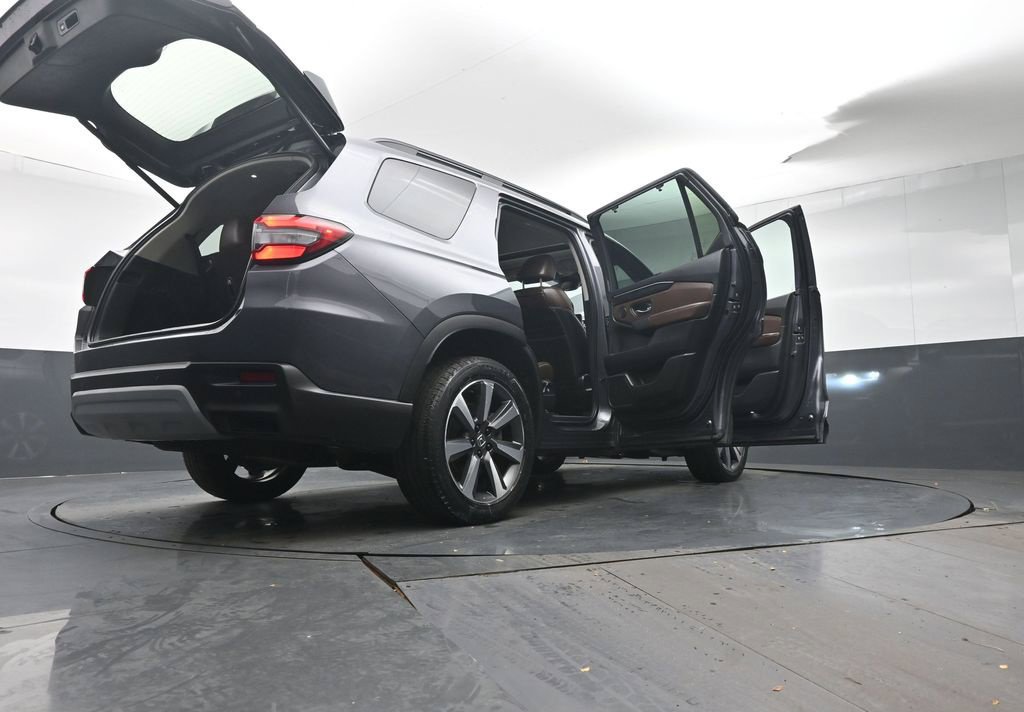 Used 2024 Honda Pilot Elite image 52