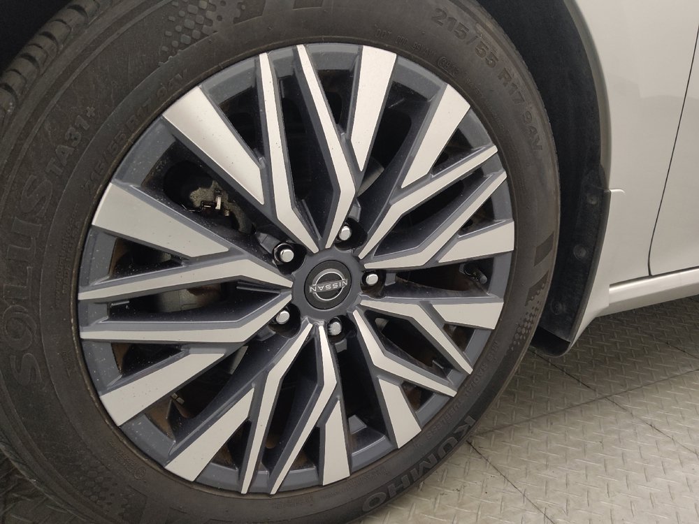 Used 2024 Nissan Altima 2.5 SV FWD image 31