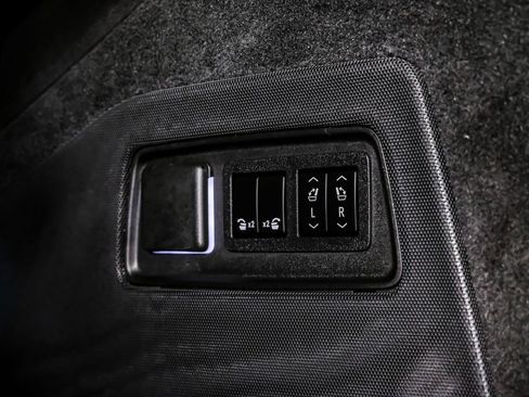Used 2021 Cadillac Escalade Luxury RWD image 50