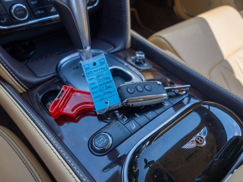 Used 2015 Bentley Continental GT image 26