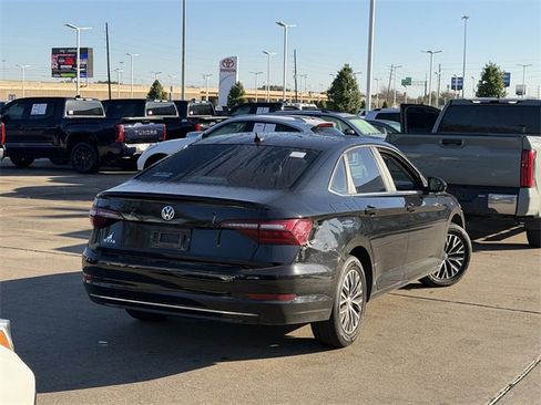 Used 2020 Volkswagen Jetta SE image 5