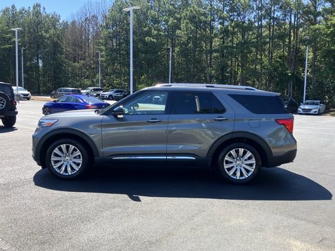 Used 2023 Ford Explorer Limited w/ Limited Technology Package RWD image 7