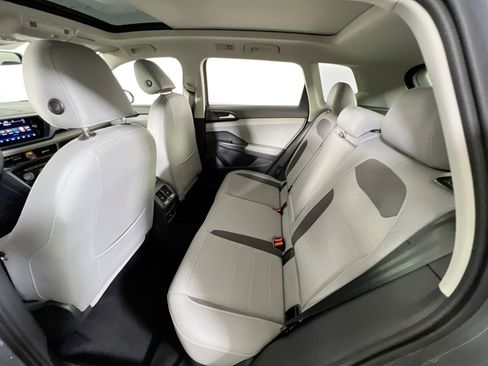 Used 2023 Volkswagen Taos SE image 24