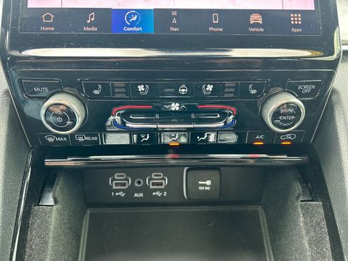 Used 2021 Jeep Grand Cherokee L Overland w/ Advanced Protech Group III image 16