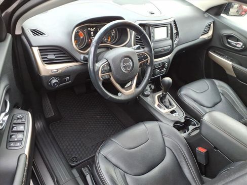 Used 2018 Jeep Cherokee Latitude w/ Altitude Package image 15