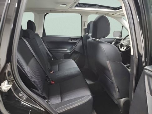 Used 2018 Subaru Forester 2.5i Premium w/ All-Weather Package image 18